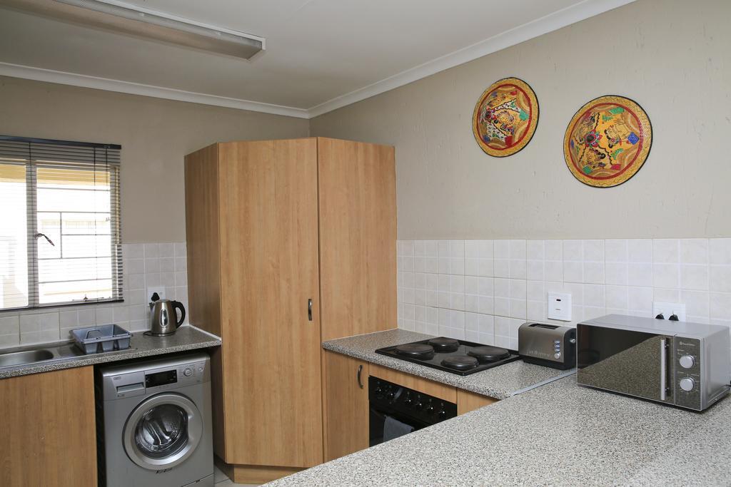 African Eagle Apartments Witfield ภายนอก รูปภาพ